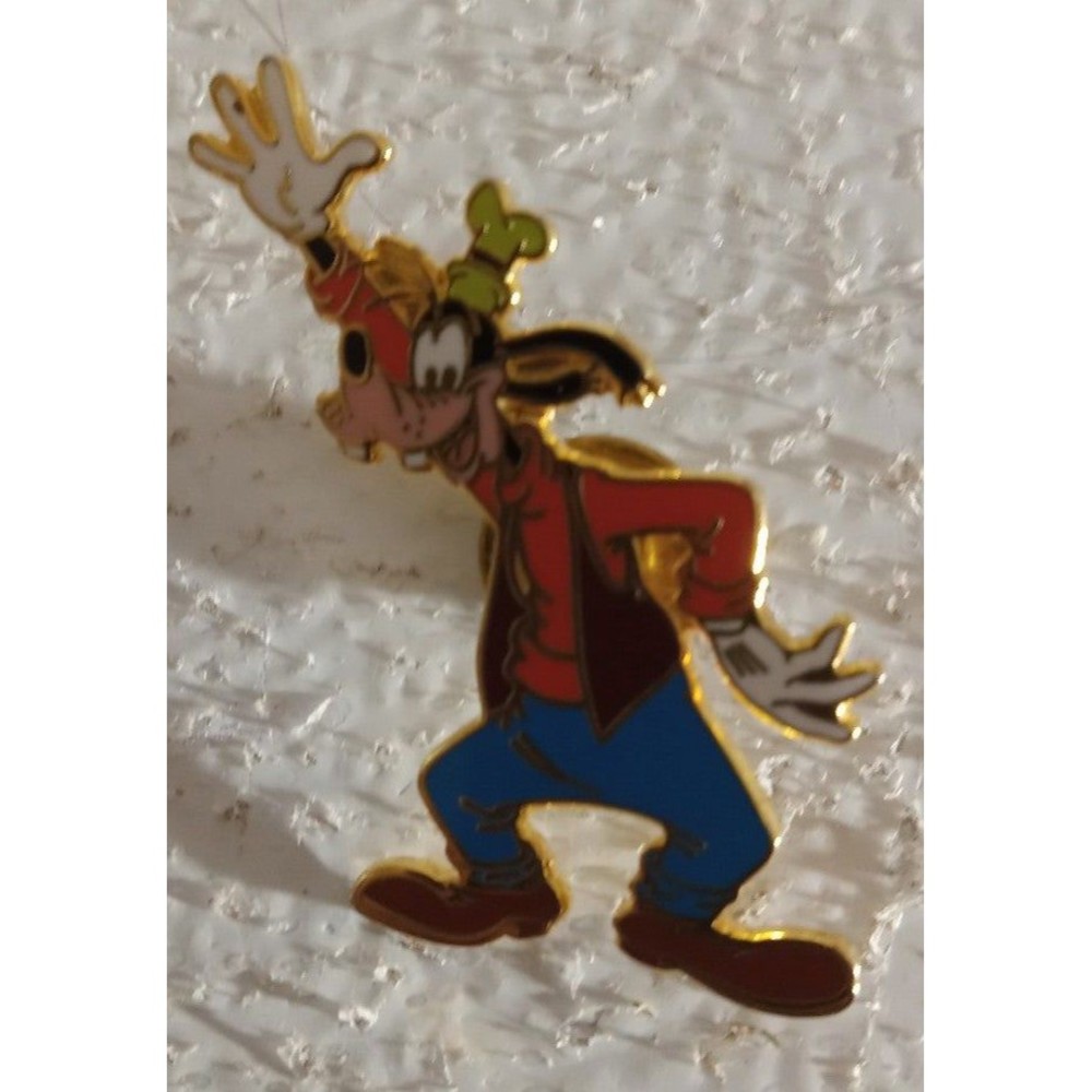 Disney Store Limited Edition 2002 Goofy Pin